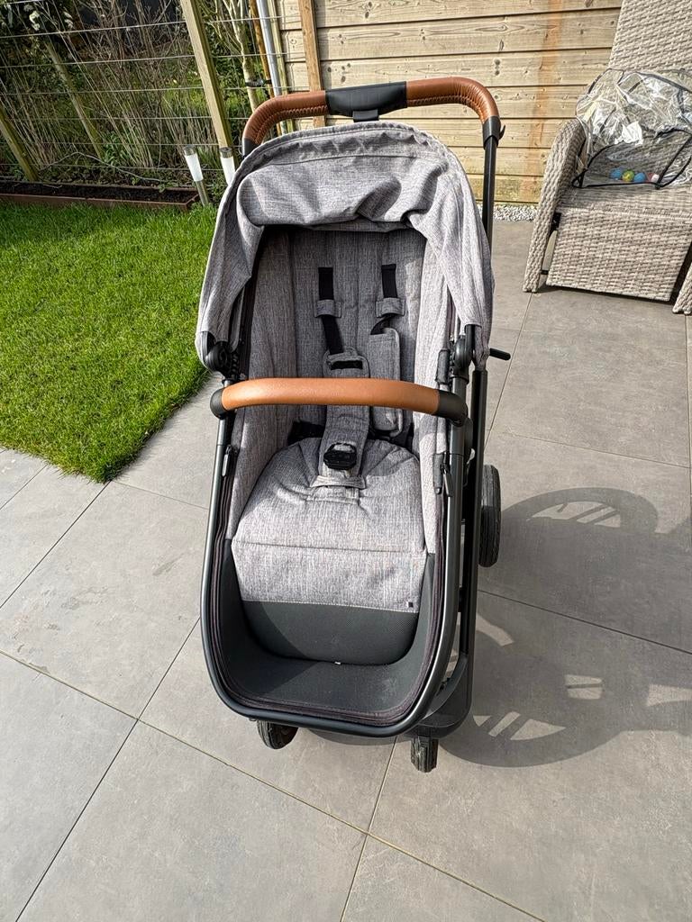 Dubatti kinderwagen, Kinderen en Baby's, Kinderwagens en Combinaties, Verstelbare duwstang, Zo goed als nieuw, Ophalen, Kinderwagen