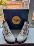 Witte buffalo enkellaarsjes met zilveren gespjes maat 39 5.5, Wit, Lage of Enkellaarzen, Nieuw, Ophalen of Verzenden