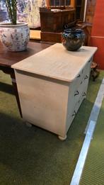 Antieke grenen ladekast, Ophalen