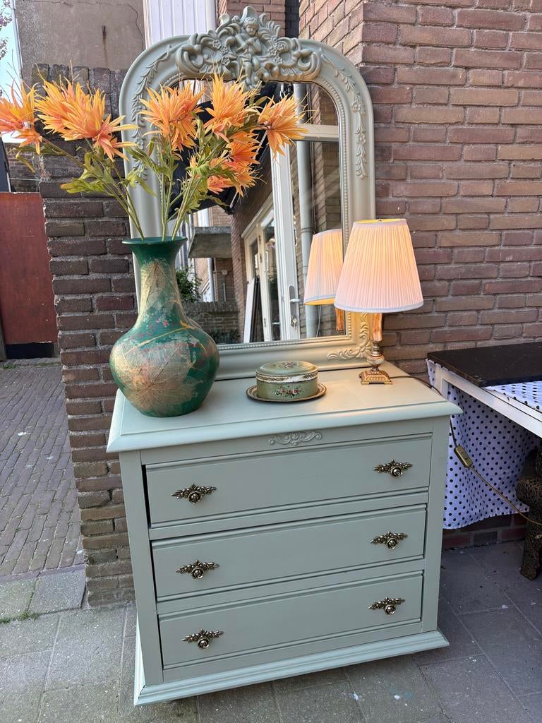 Ladekast met spiegel in oud groen, Huis en Inrichting, Kasten | Ladekasten, Gebruikt, 100 tot 150 cm, 3 of 4 laden, 25 tot 50 cm