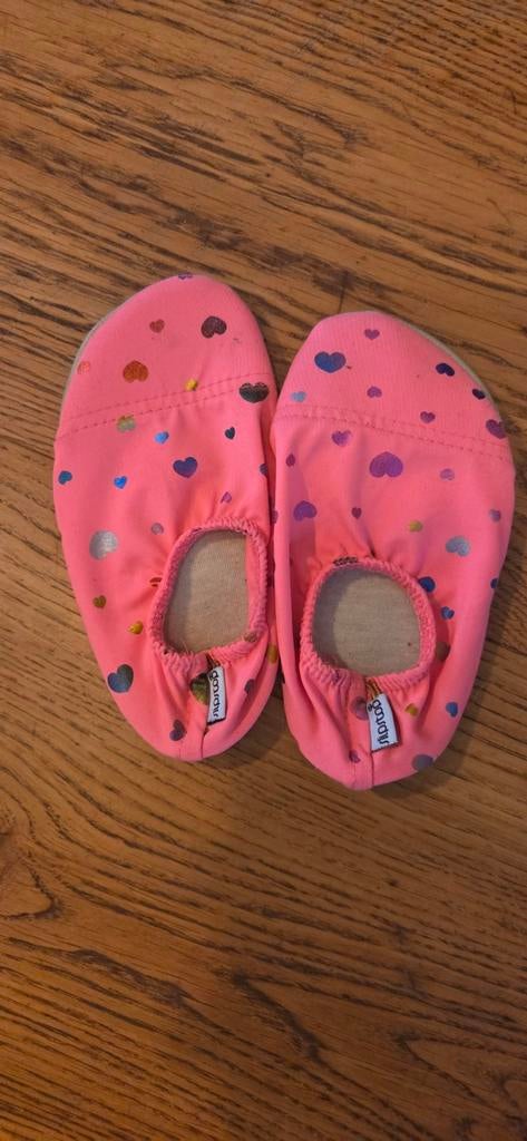 Roze Slipstopshoes met hartjes maat 18-20, Kinderen en Baby's, Babykleding | Schoentjes en Sokjes, Ophalen of Verzenden