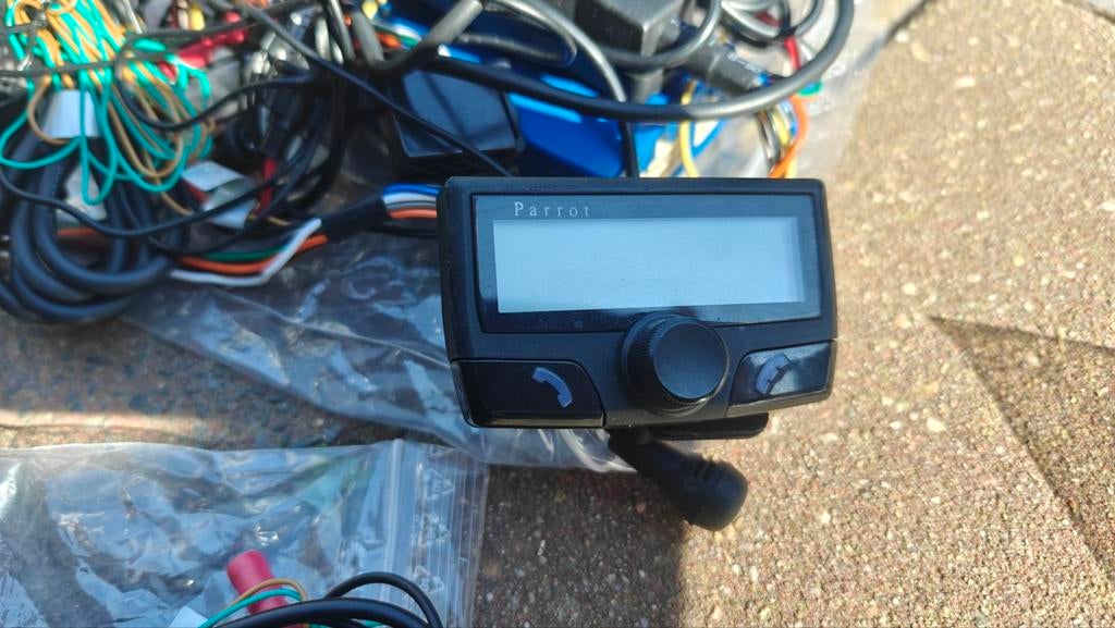 3x parrot kit +1 onderdelen carkit bluetooth, Ophalen of Verzenden