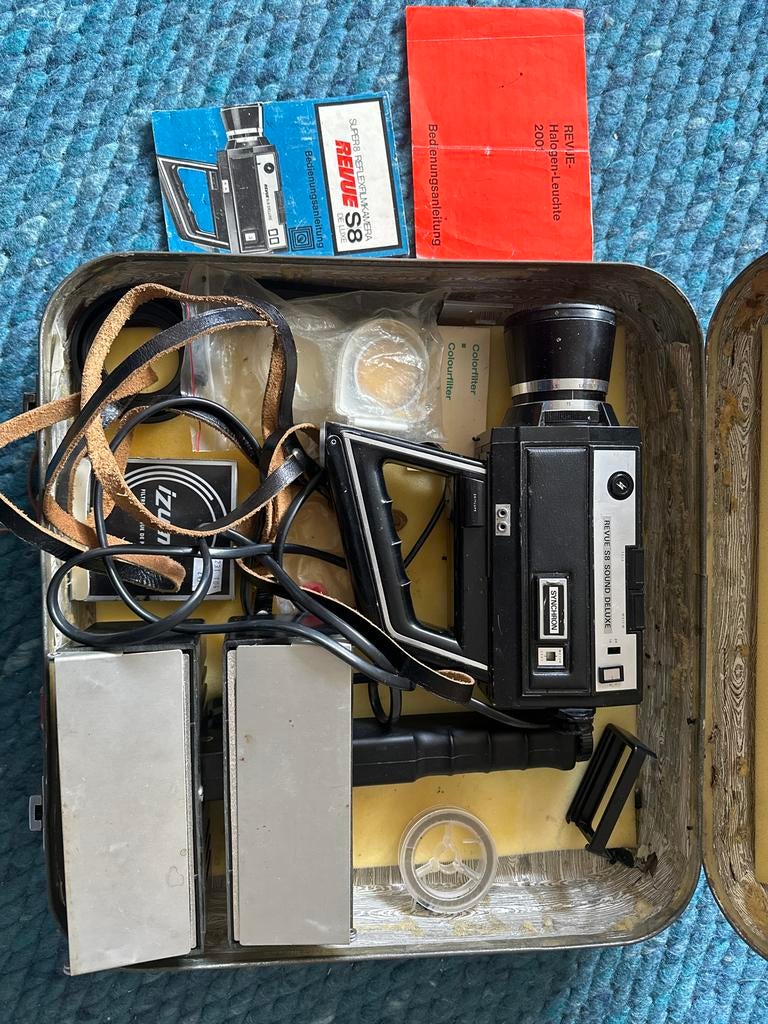 Originele Revue Super 8 Camera met Halogeen Licht en Koffer, Ophalen of Verzenden