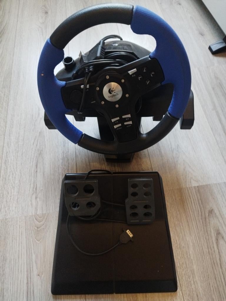 Logitech PS2 stuur met pedalen, Ophalen of Verzenden