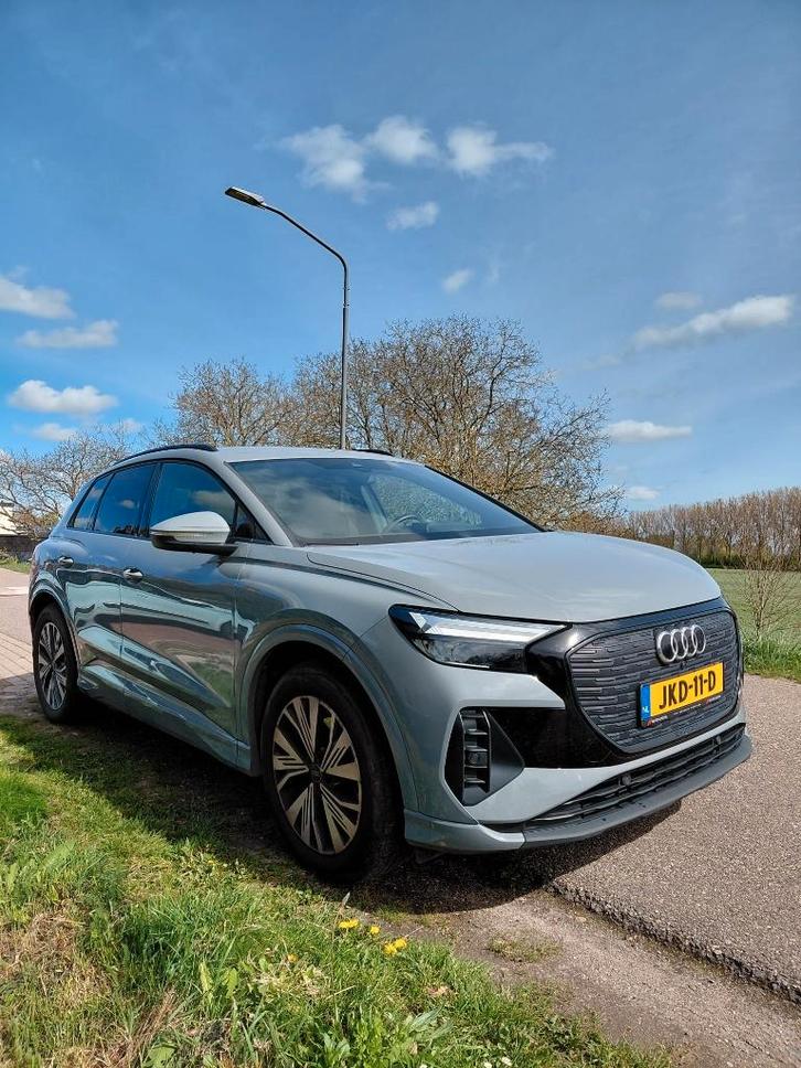 Audi Q4 e-tron Advanced 35 E-tron 52kWh 170pk 2022 Grijs, Auto's, Audi, Particulier, Q4 e-tron, Adaptieve lichten, Airbags, Airconditioning