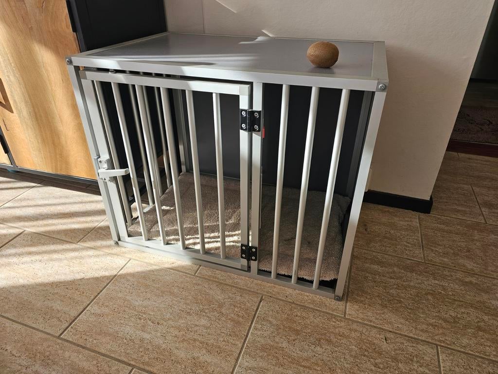 Bench voor middelgrote hond, Dieren en Toebehoren, Hondenbenches, Ophalen, Zo goed als nieuw