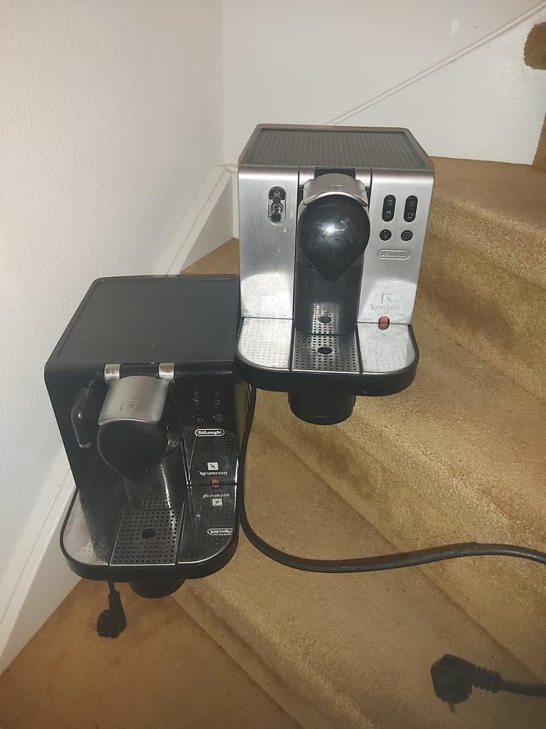 2 Nespresso apparaten,  15 euro samen, goed werkend, Ophalen of Verzenden
