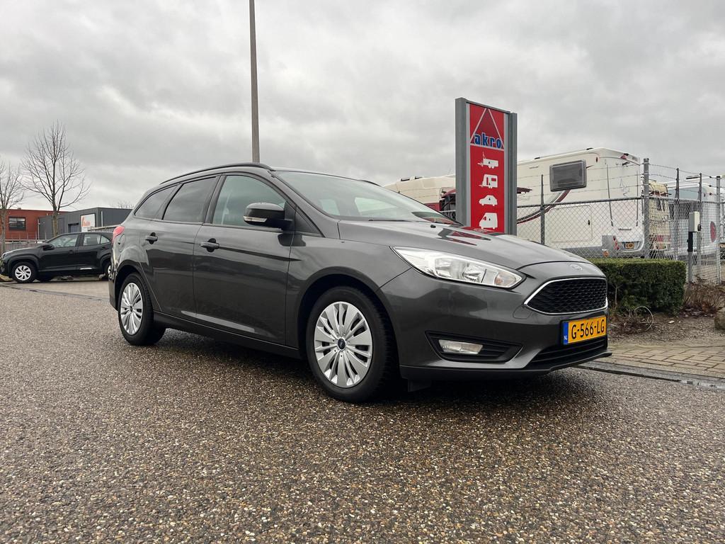 Ford Focus Wagon 1.0 Titanium | Cruise Control | Trekhaak |, Gebruikt, Euro 6, Navigatiesysteem, Handgeschakeld