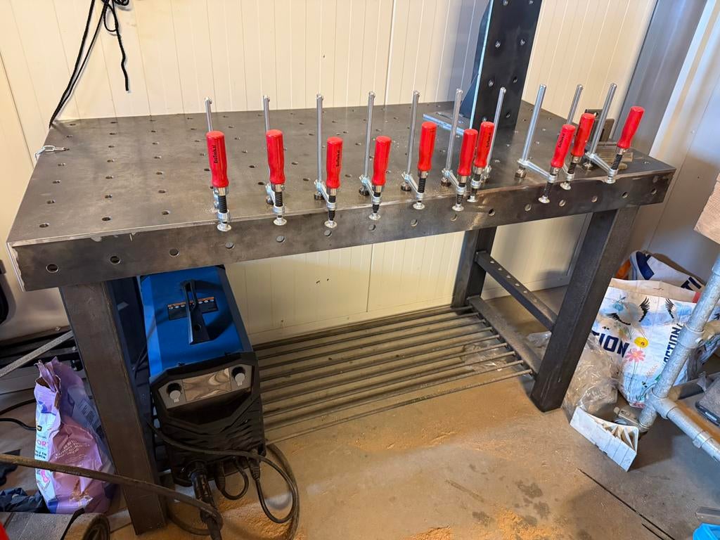 Lastafel 150x70cm 16mm gat inclusief opspangereedschap, Doe-het-zelf en Verbouw, Ophalen of Verzenden, Zo goed als nieuw, 120 tot 170 cm