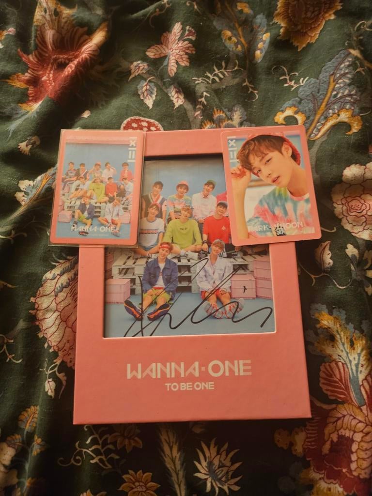 wanna one to be one signed door guanlin kpop album, Ophalen of Verzenden