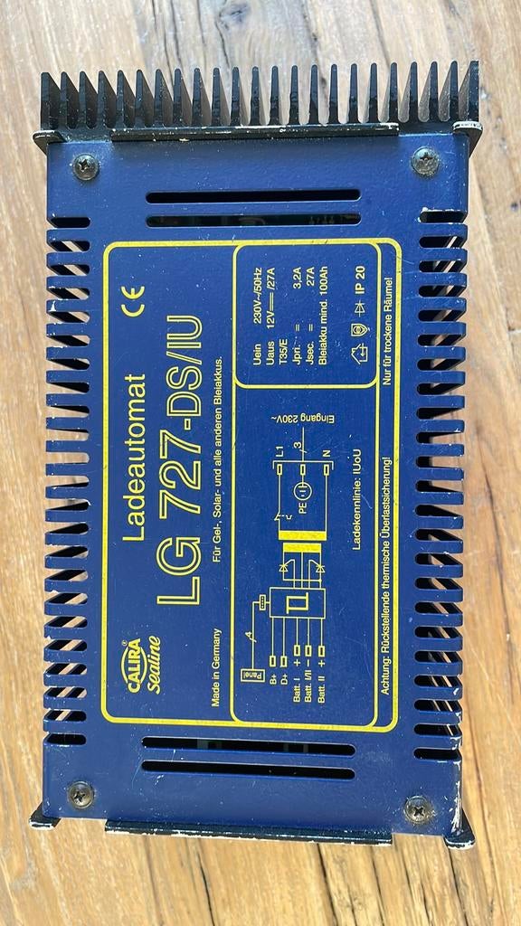 Acculader voor boot of camper, Ophalen, Gebruikt