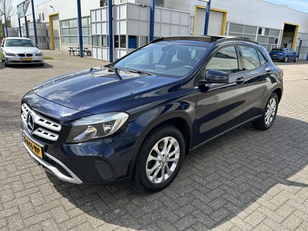 Mercedes-Benz GLA 200 Business 157PK PANO CARPLAY NAVI STOEL, Automaat, Stof, Gebruikt, Euro 6