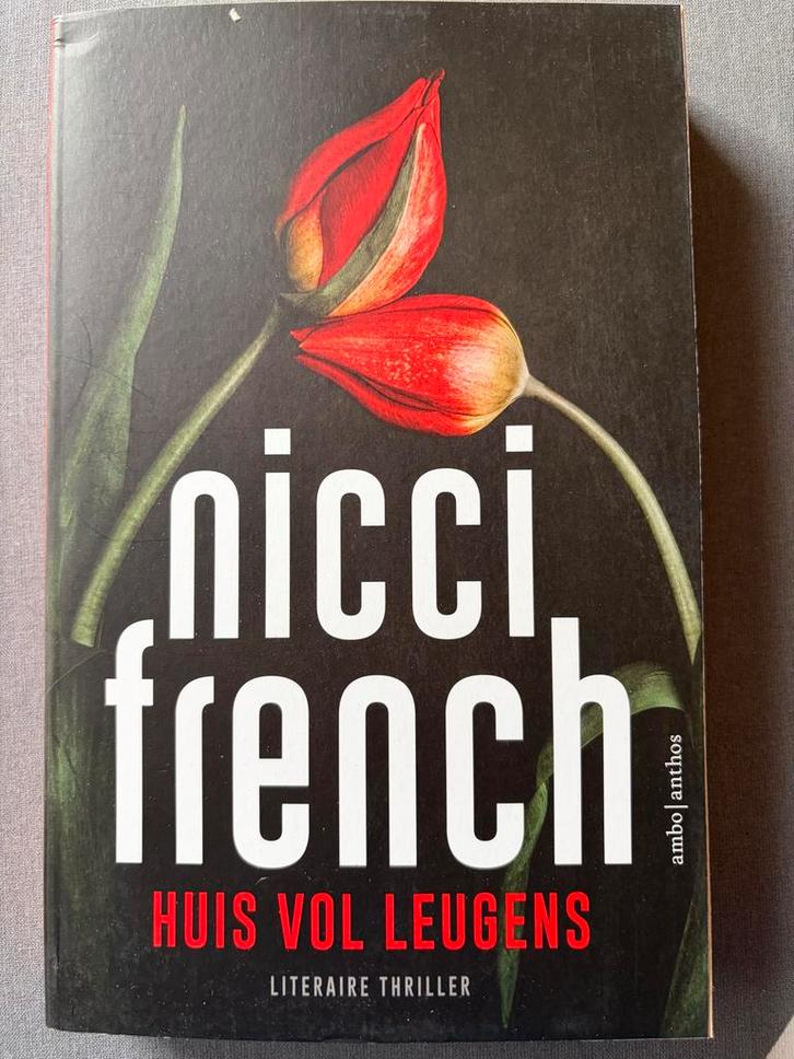 Huis Vol Leugens - Nicci French (Literaire Thriller), Boeken, Thrillers, Zo goed als nieuw, Nederland, Ophalen of Verzenden