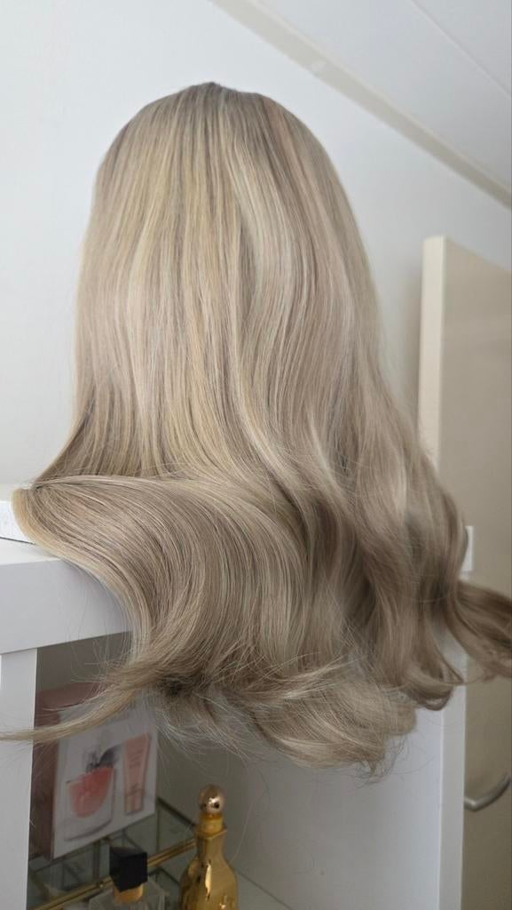 Nieuwe blonde lace wig .met donkere aanzet !, Verzenden, Nieuw, Pruik of Haarverlenging