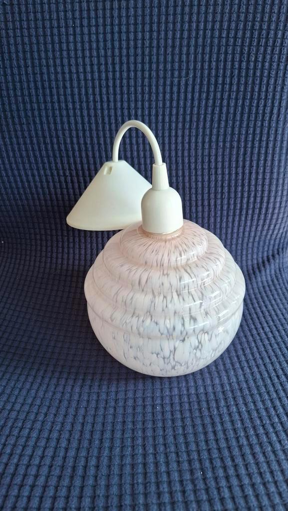 Fraai roze glazen plafondlampje - 15 cm hoog, Huis en Inrichting, Lampen | Plafondlampen, Zo goed als nieuw, Glas, Ophalen of Verzenden