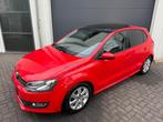 Volkswagen Polo 1.2 TSI Highline 105 PK DSG Panoramadak/Xeno, Auto's, Voorwielaandrijving, Stof, Gebruikt, Zwart