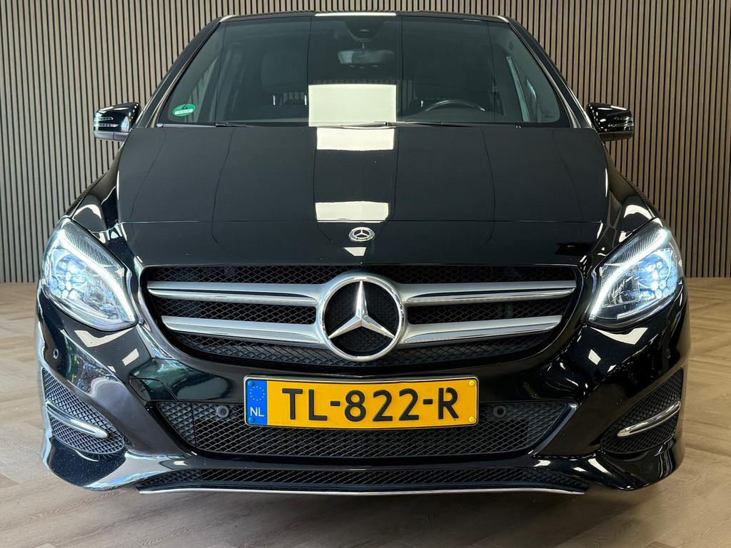 Mercedes-Benz B-klasse B180 Ambition AUT NAVIGATIE AIRCO CRU, Auto's, Mercedes-Benz, Gebruikt, Euro 6, 4 cilinders, Grijs
