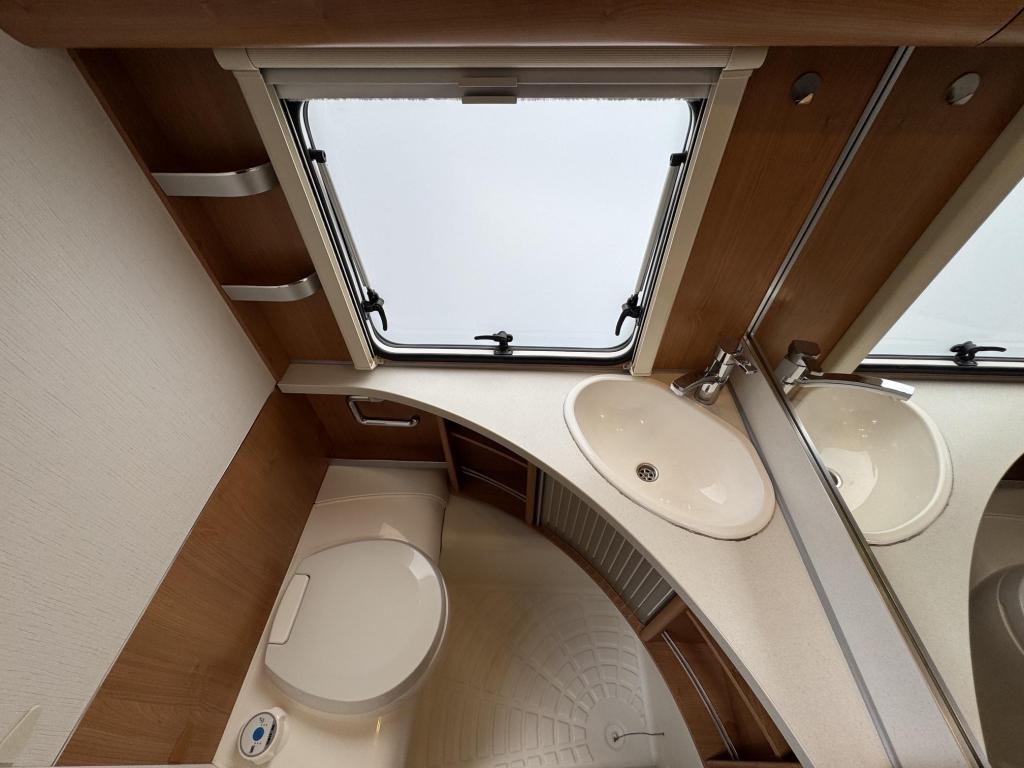 Fendt Saphir 465 TG 2013 MOVER + LUIFEL!!!, Caravans en Kamperen, Standaardzit, Overige typen, Bedrijf, Schokbreker