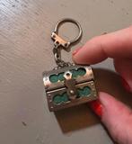 Vintage zilverkl steampunk sleutelhanger schatkistje kistje, Ophalen of Verzenden, Zo goed als nieuw, Merk