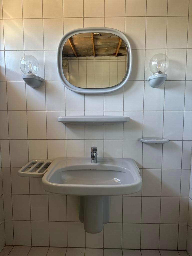 Nette vintage wastafelset met spiegel en verlichting, Huis en Inrichting, Ophalen, Gebruikt, Overige typen