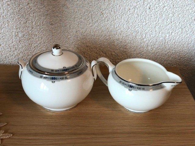 Vintage Wedgwood Amherst suikerpot en melkkannetje porcelein, Ophalen