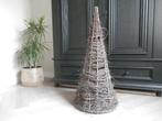 Decoratieve "kerstboom" (kegel) van wilgentenen, Ophalen, Gebruikt