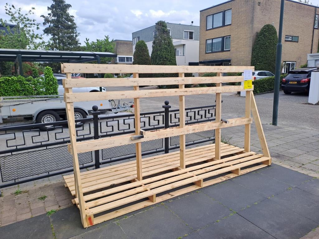 Houten bok voor kozijnen of andere zware materialen, Ophalen