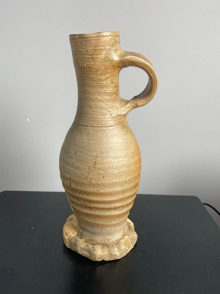 Gerestaureerde laatmiddeleeuwse aardewerken kruik (ca. 14e-1, Antiek en Kunst, Antiek | Keramiek en Aardewerk, Ophalen of Verzenden