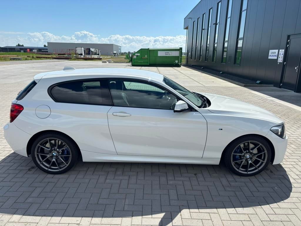BMW 1-Serie 125i 218PK 2013 Wit, Auto's, BMW, 1-Serie, 238 pk, 4 cilinders, Alcantara