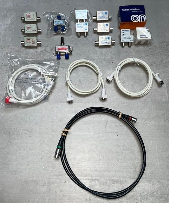 11x Telecom splitters/filters + 4x Coax kabels, Verzenden, Zo goed als nieuw, Minder dan 2 meter, Coaxiale kabel