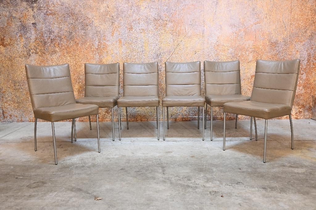 IZGS! 6 bruine/taupekleurige leren Bert Plantagie stoelen, Bruin, Ophalen of Verzenden, Zo goed als nieuw, Bert Plantagie