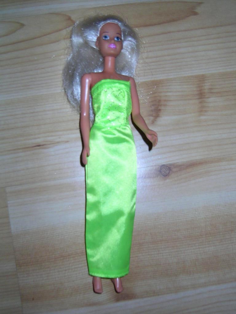 Barbie (Hasbro), Kinderen en Baby's, Speelgoed | Poppen, Ophalen of Verzenden, Zo goed als nieuw, Barbie