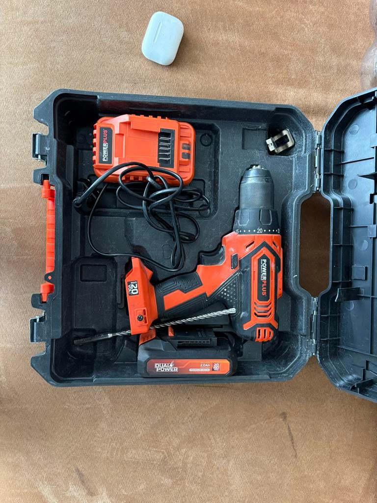 Boormachine met uitgebreide accessoireset, Gebruikt, Variabele snelheid, Minder dan 400 watt, Ophalen