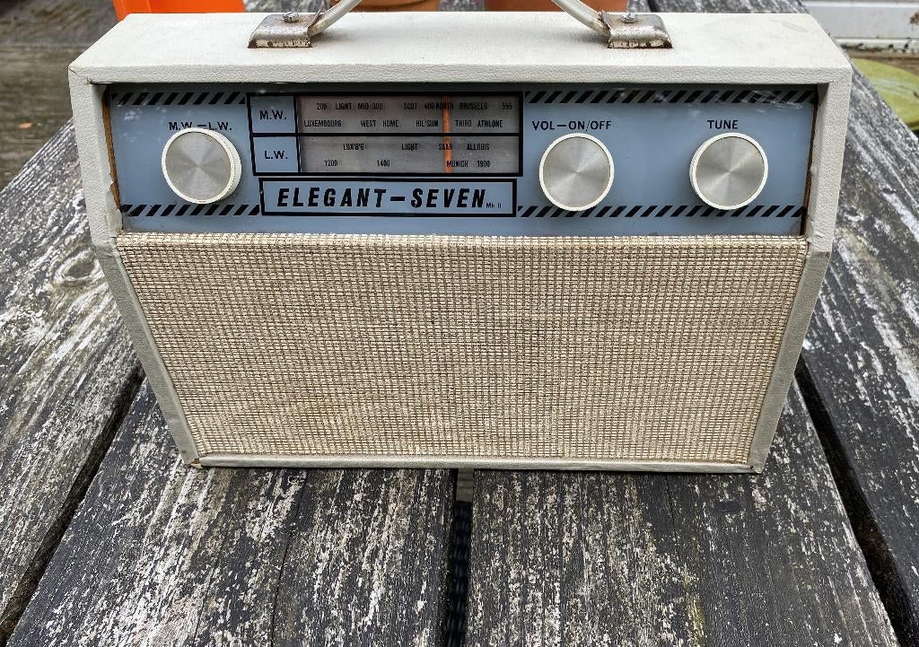 Leuke Transistorradio Elegant Seven - vintage retro sixties, Antiek en Kunst, Antiek | Tv's en Audio, Ophalen of Verzenden