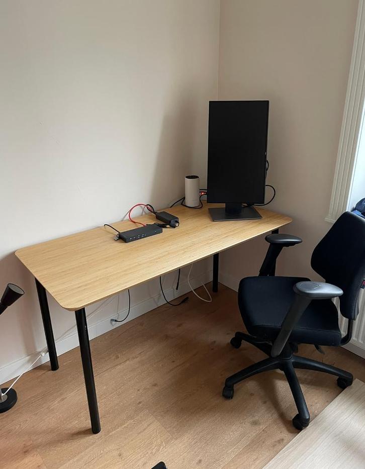 IKEA ANFALLARE / ADILS Bamboe bureau + gratis stoel, Huis en Inrichting, Bureaus, Gebruikt, Ophalen