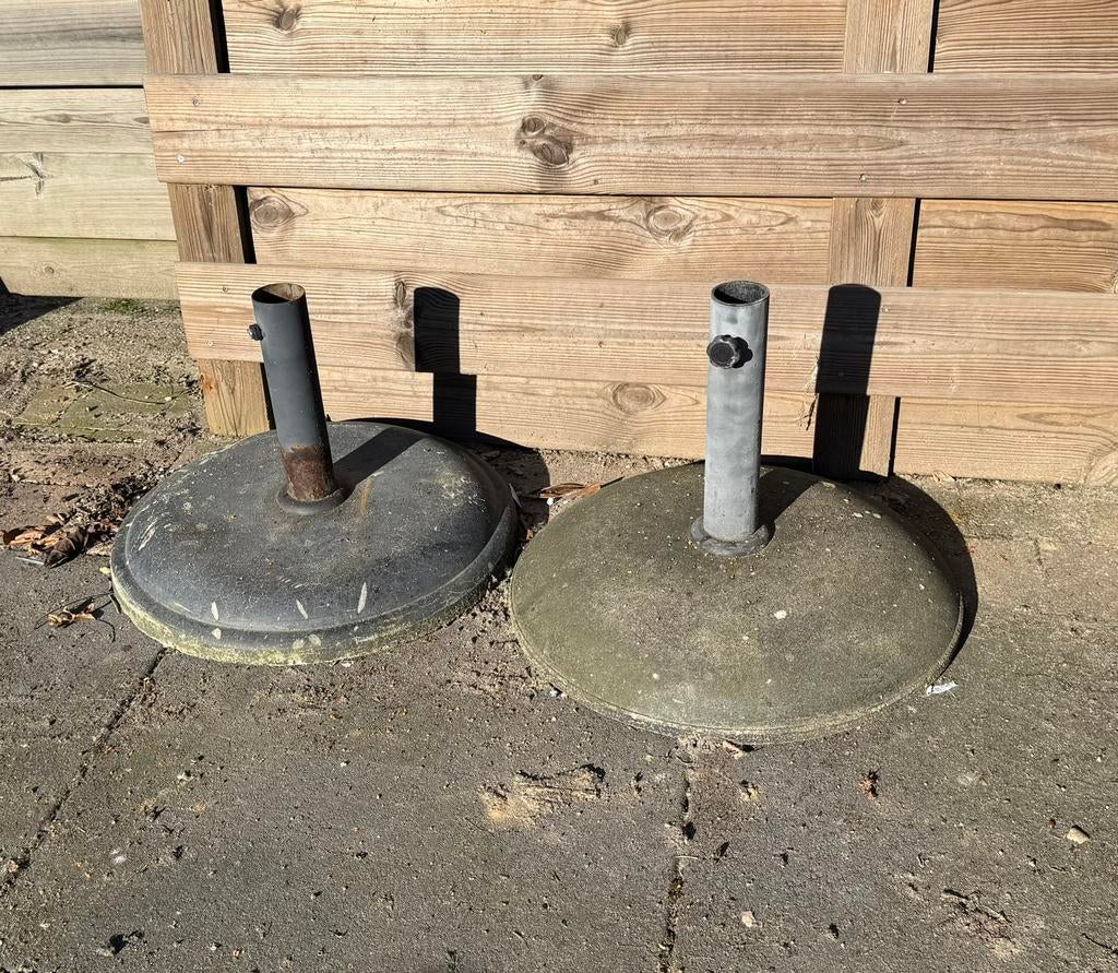 2x betonnen parasolvoet, Ophalen, Gebruikt, Minder dan 1 meter, Parasolvoet