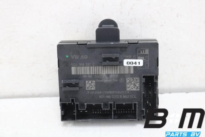 Portier module rechtsvoor VW Passat B8 5G0959592E, Gebruikt