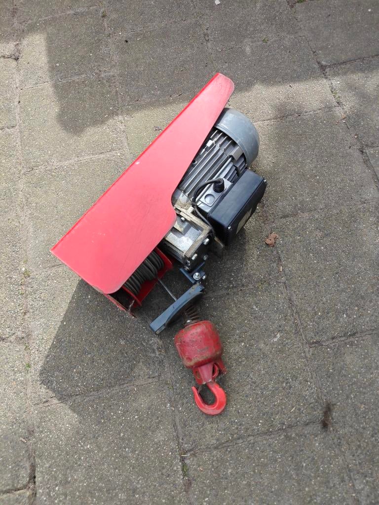 Lamac P-200 Elektrische Takel - 200 kg, Ophalen