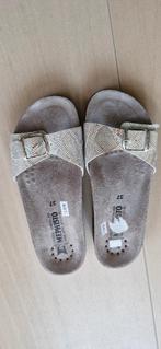 Slippers maat 37 met room zilverkleurige band. Merk Mephisto, Slippers, Nieuw, Ophalen of Verzenden, Overige kleuren