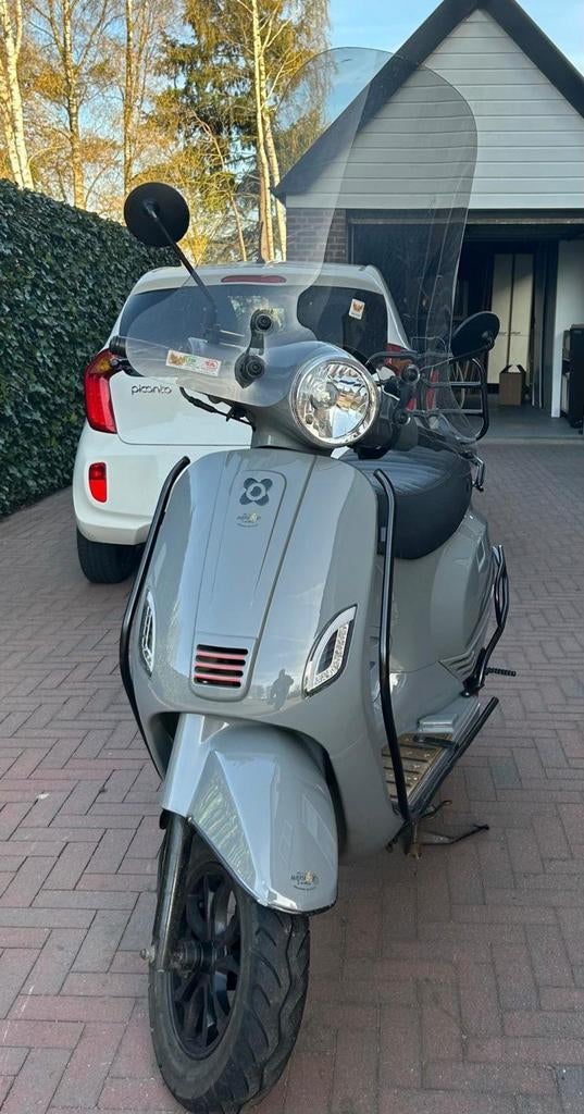 AGM VX50 scooter nardo grey, 2019, geel kenteken, Ophalen, Gebruikt, Benzine
