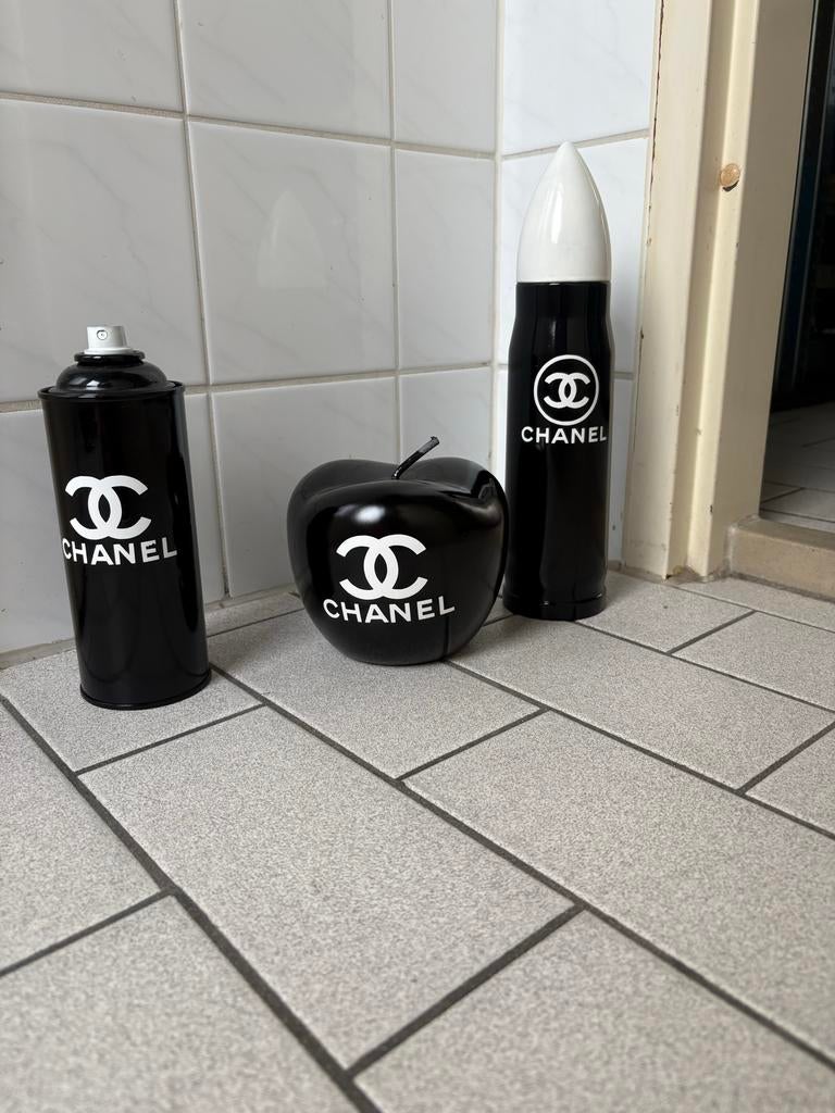 Decoratie Set: Spray Cans en Appel, Zwart, Kunststof, Ophalen of Verzenden, Zo goed als nieuw