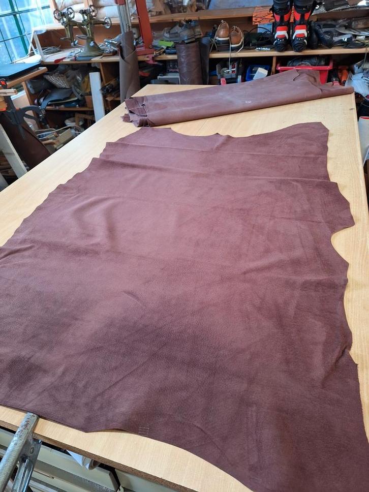 Aanbieding:Tal van bruine tinten AA pigskin suède., Hobby en Vrije tijd, Naaien en Fournituren, Nieuw, Overige typen, Ophalen of Verzenden