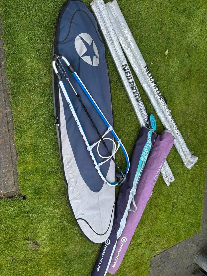 Compelete Windsurfset; F2 spice en Neiplryde zeilen., Watersport en Boten, Windsurfen, Gebruikt, Complete set, 250 tot 300 cm