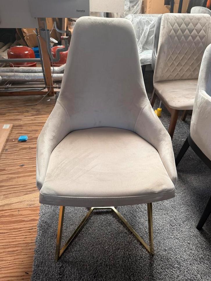 8 Nieuwe Velours Stoelen met Gouden Poten - Makkelijk Schoon, Huis en Inrichting, Stoelen, Nieuw, Vijf, Zes of meer stoelen, Metaal
