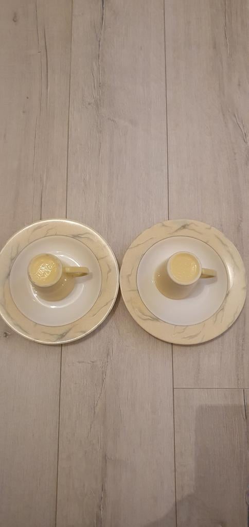 Gele Just Mugs mokken en Arcoroc France borden set, Gebruikt, Ophalen of Verzenden, Glas, Effen