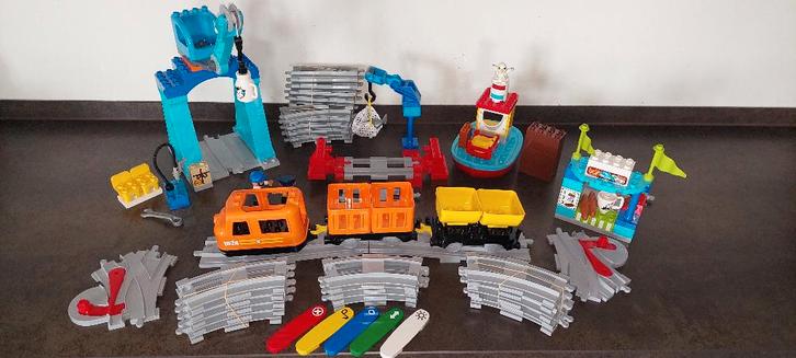 duplo trein 10875 (compleet) met extra rails, Kinderen en Baby's, Speelgoed | Duplo en Lego, Zo goed als nieuw, Duplo, Complete set
