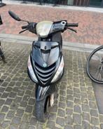 Piaggio zip moet weg!, Fietsen en Brommers, Scooters | Piaggio, Ophalen of Verzenden, Zo goed als nieuw, Benzine, Zip