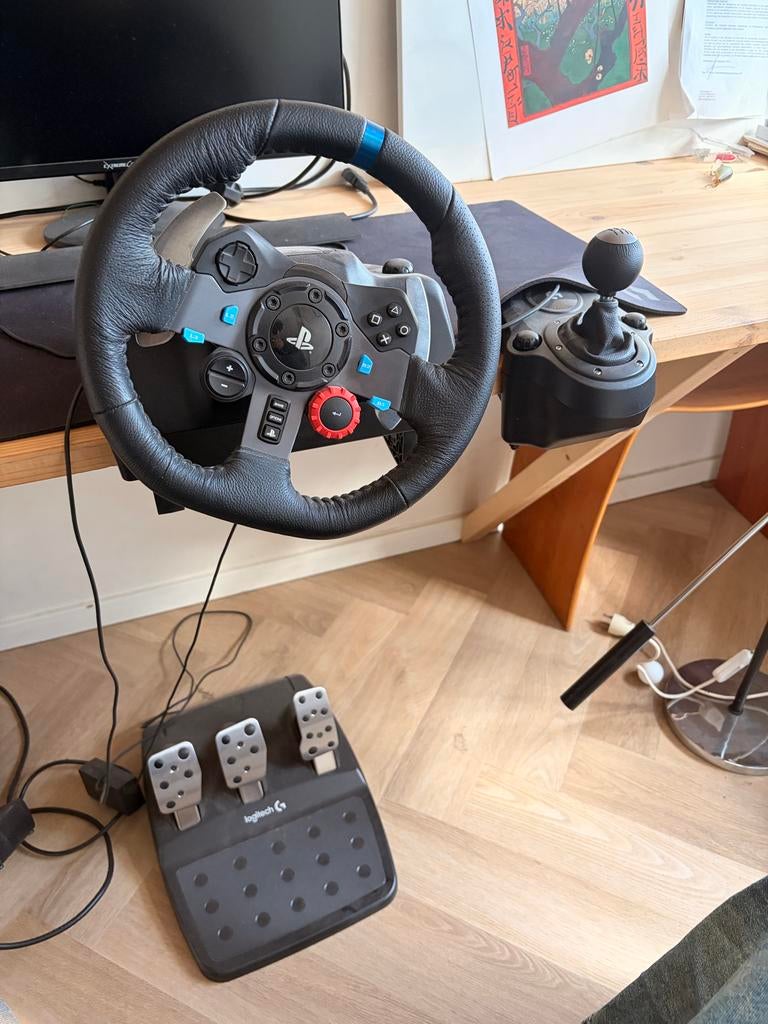 Logitech stuur met pedalen en schakelpook, Ophalen of Verzenden, Gebruikt, Stuur of Pedalen, PlayStation 4