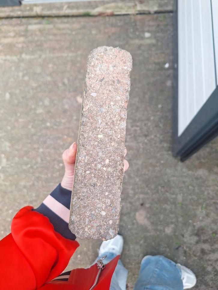 40m2 beton klinkers op pallets gratis af te halen, Tuin en Terras, Tegels en Klinkers, Gebruikt, Klinkers, Beton, Ophalen of Verzenden