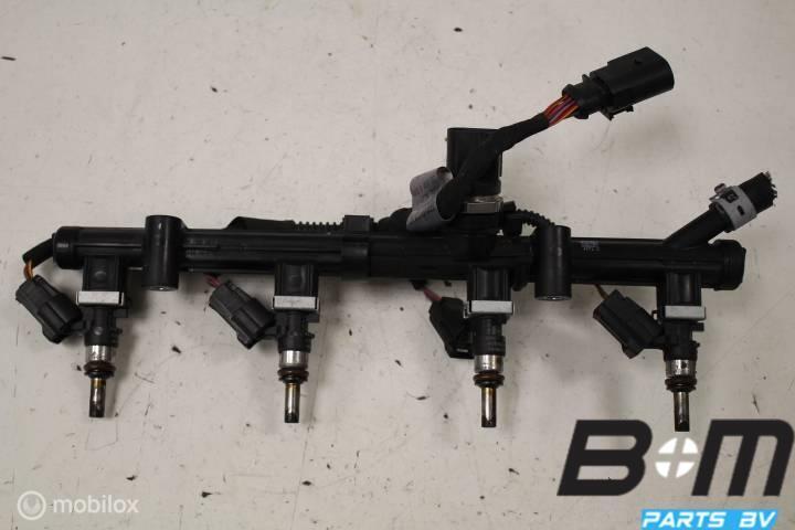 Brandstofrail met injectoren VW Golf 7 06L906031A, Gebruikt